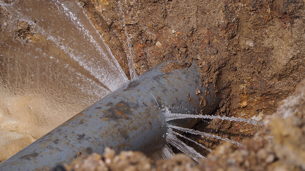 How to Tell If You Need a Water Line Repair or Replacement